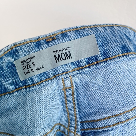 ✨TopShop Moto | Floral Embroidered Mom Denim Jean Shorts - Picture 3 of 9